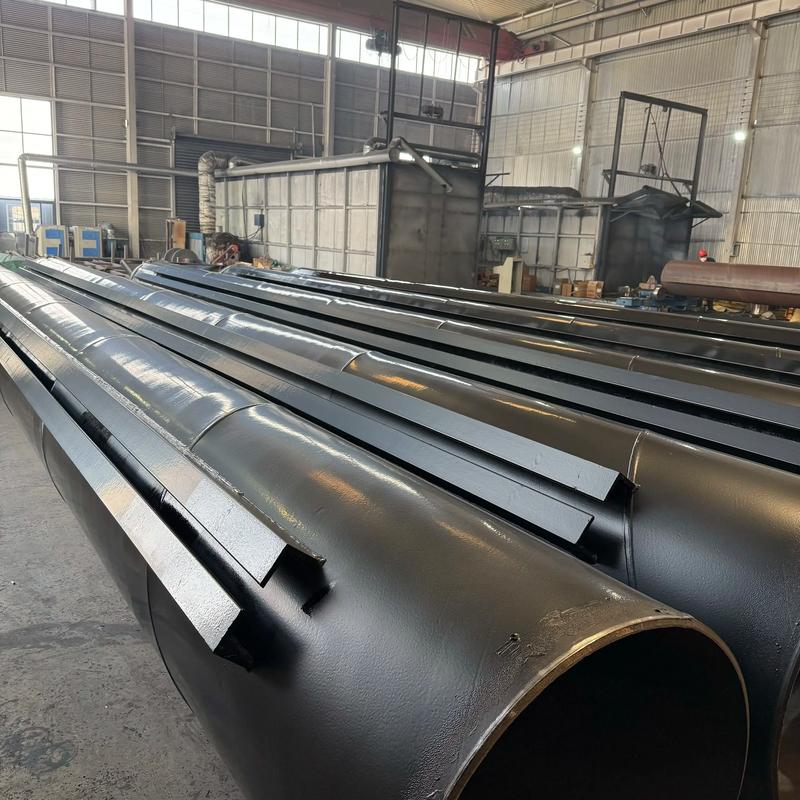 ct工法樁用防腐螺旋鋼管加班生產(chǎn)，我廠兩條3PE生產(chǎn)線全力運(yùn)轉(zhuǎn)